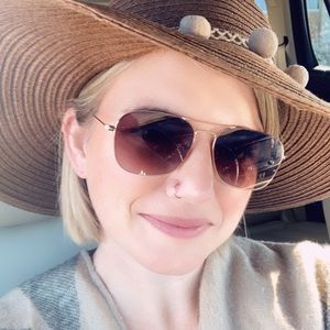 Meet your Posher, Stephanie